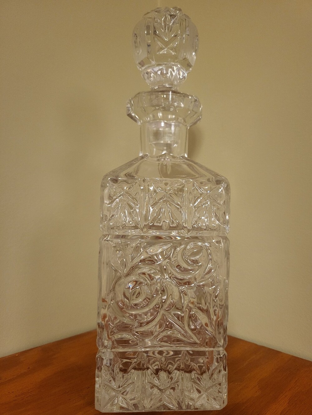 Handcut Clear And Frosted Crystal Glass 11.5 x 3.5 Inch Decanter With Stopper